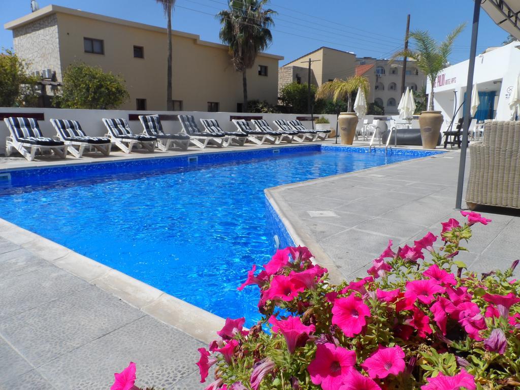 The Palms Hotel Apartments Limassol Exterior photo