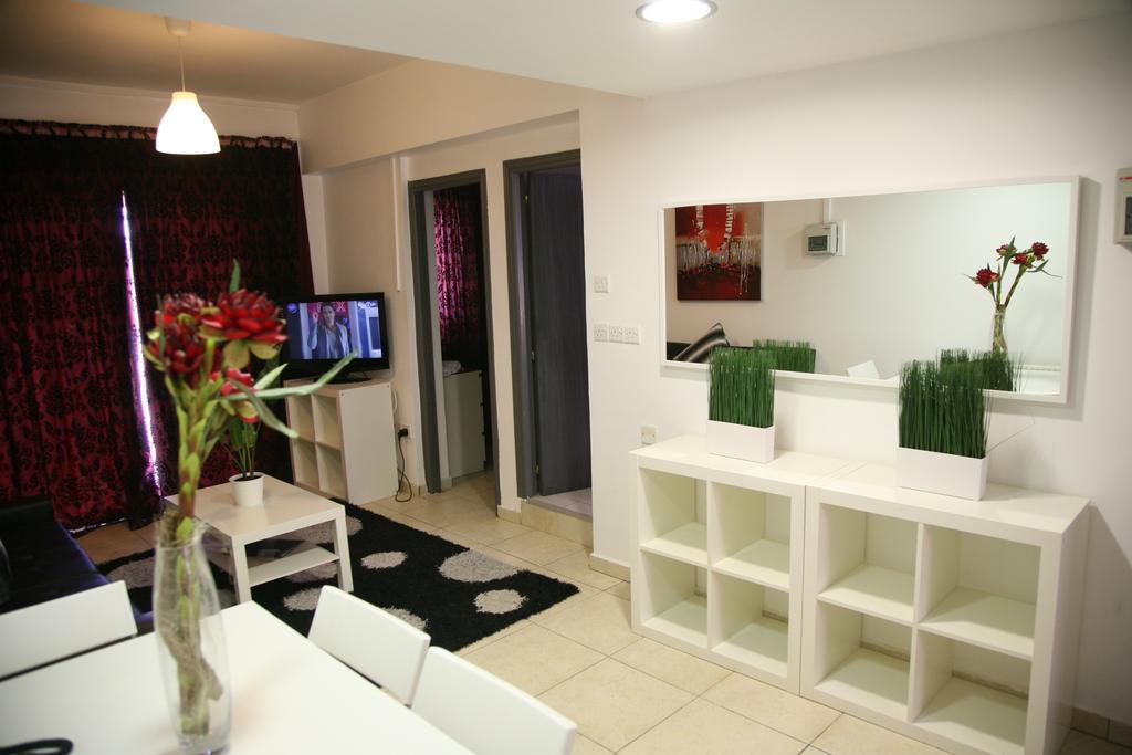 The Palms Hotel Apartments Limassol Exterior photo
