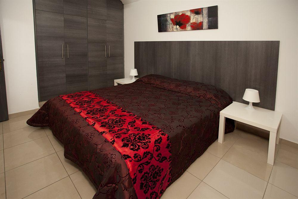 The Palms Hotel Apartments Limassol Exterior photo