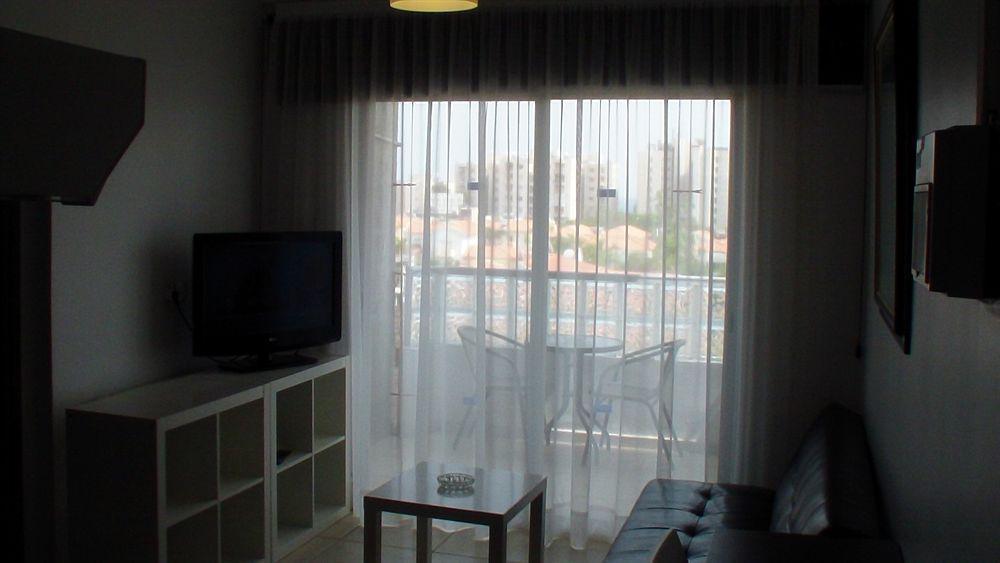 The Palms Hotel Apartments Limassol Exterior photo