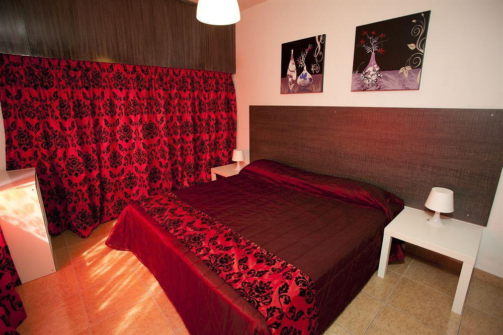 The Palms Hotel Apartments Limassol Exterior photo