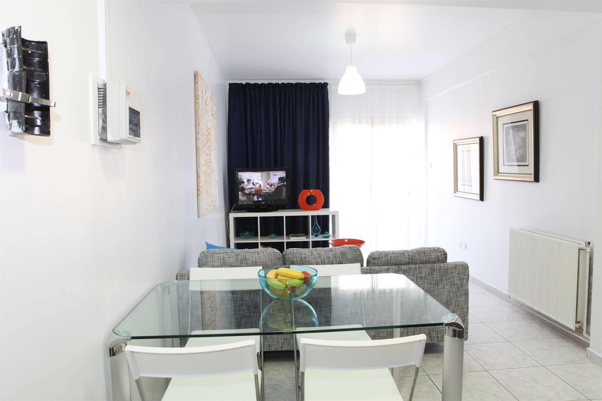 The Palms Hotel Apartments Limassol Exterior photo