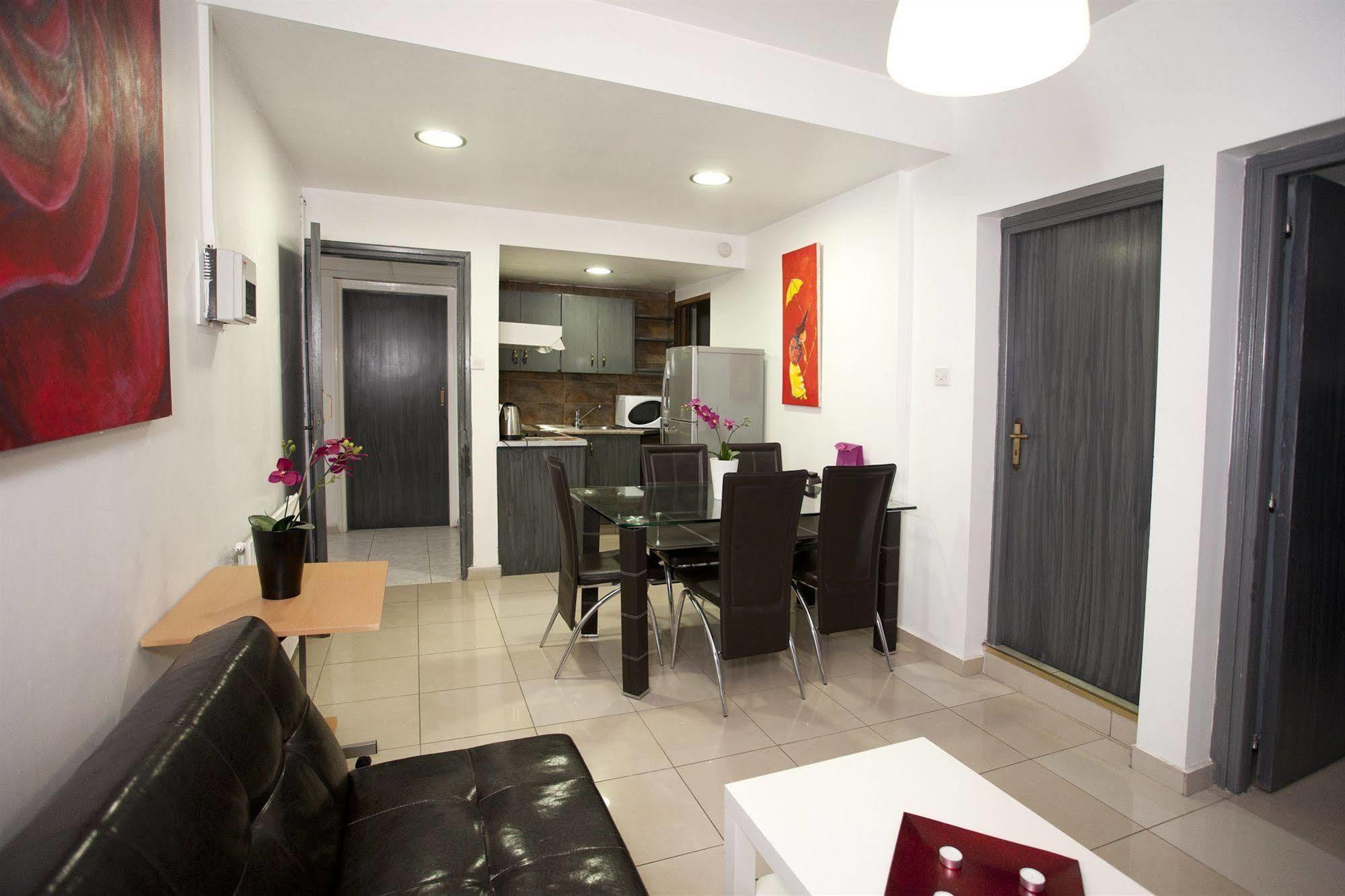 The Palms Hotel Apartments Limassol Exterior photo