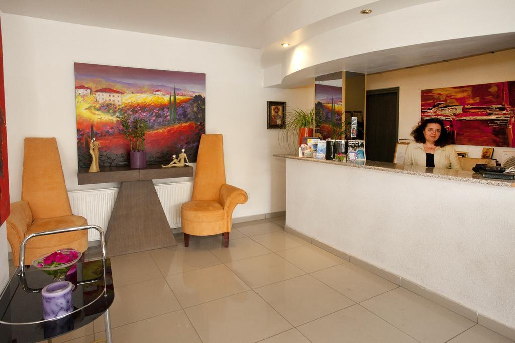 The Palms Hotel Apartments Limassol Exterior photo